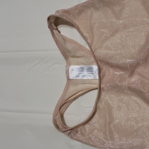 Vassarette shimmer see through sports bra - Picture 5 of 8